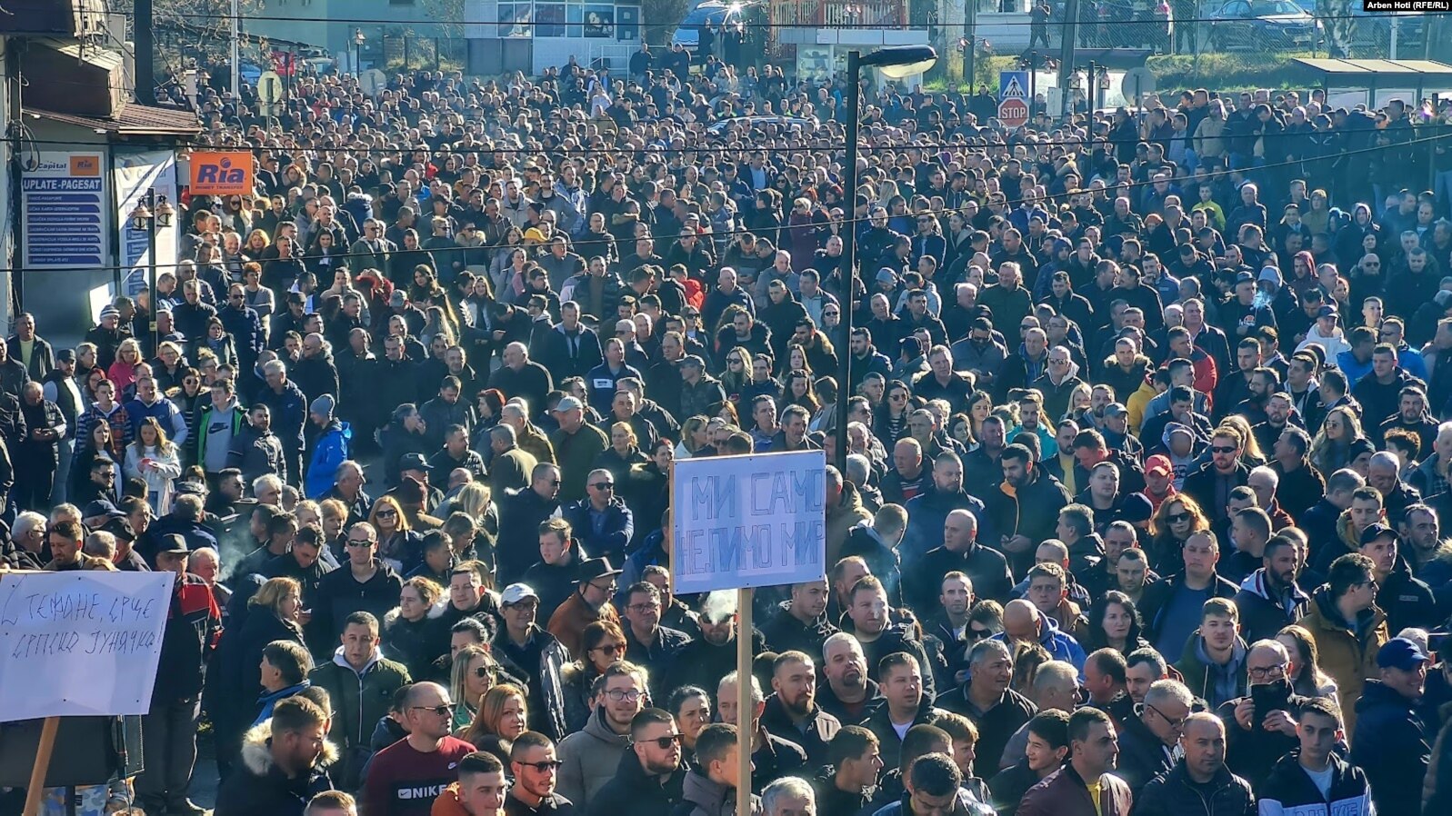 Fillon protesta e serbëve në Shtërpcë