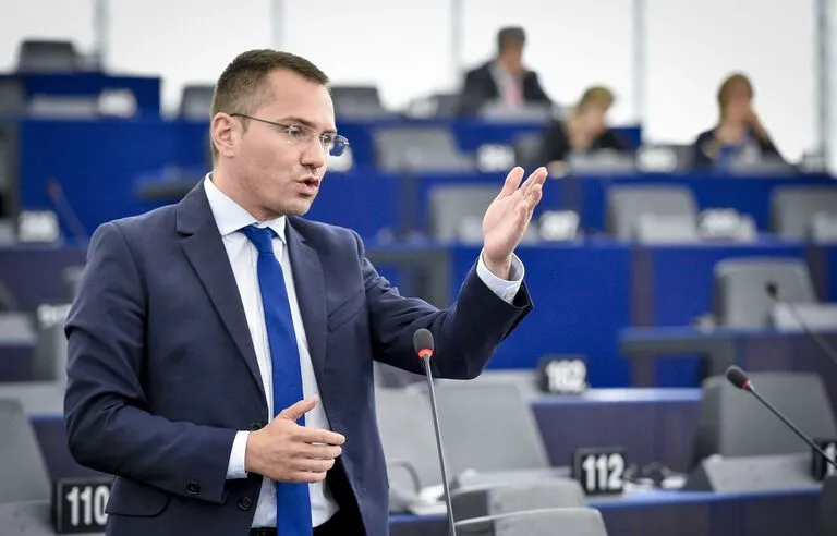 Eurodeputeti bullgar: Kosova është shtet, Vuçiqi shovinist si Putini