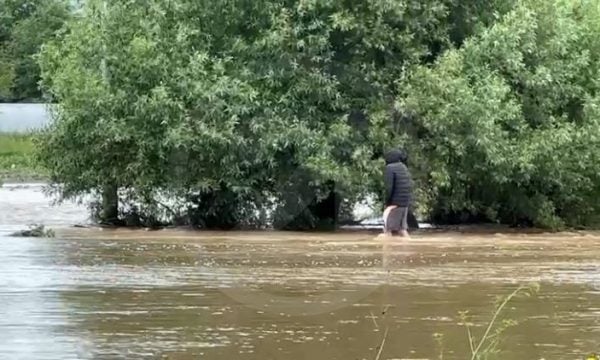 Vërshohet fshati Sfeqël në Podujevë