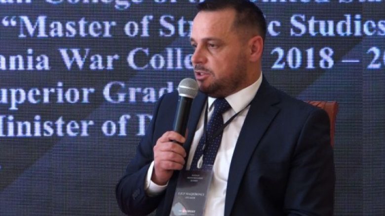 ​Maqedonci: Vuçiq po e zvarritë dialogun për ta pritur përfundimin e luftës në Ukrainë