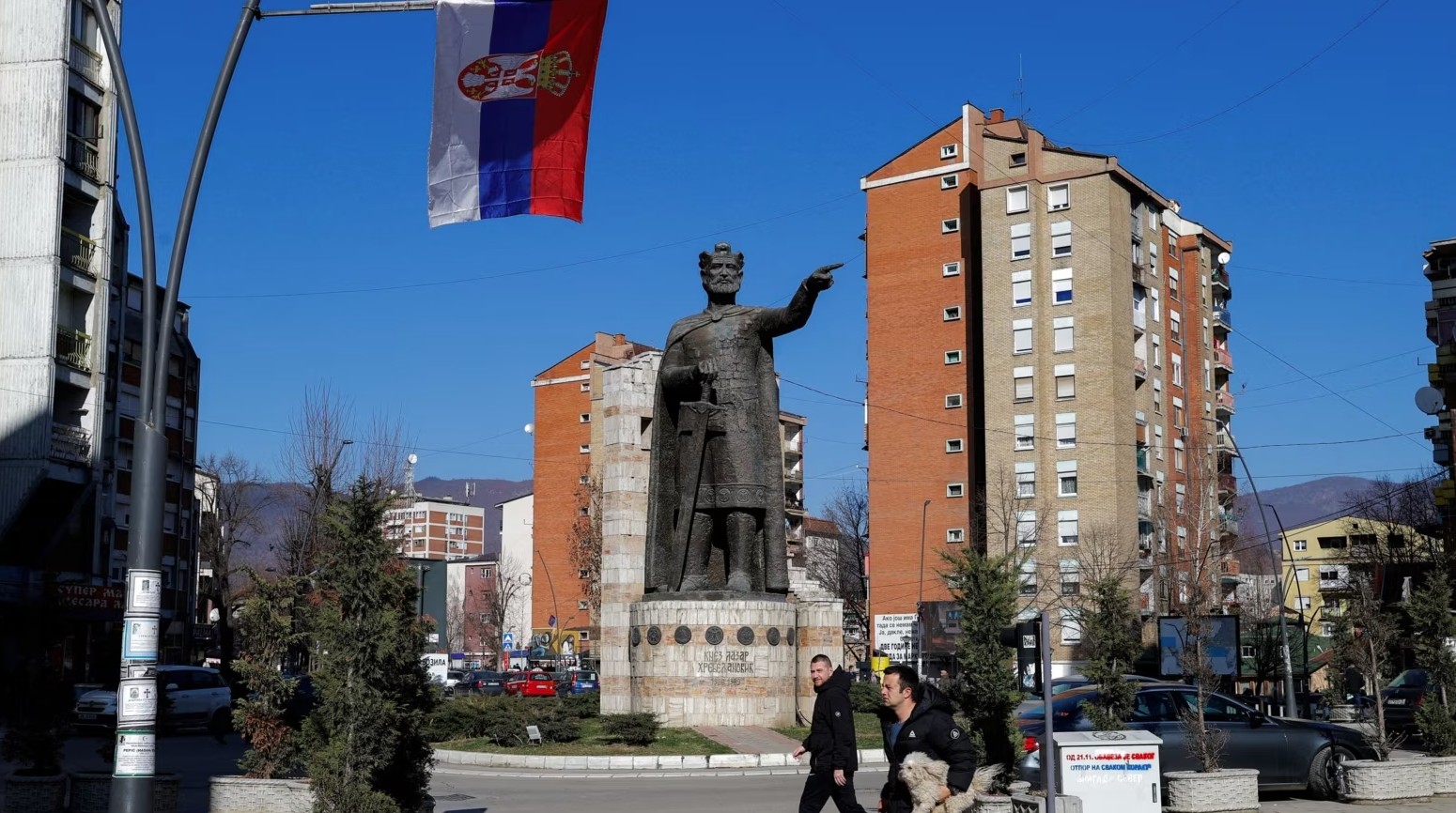 Paga të dyfishta e kontrata fiktive: Ku shkoi buxheti i Kosovës për komunat serbe?
