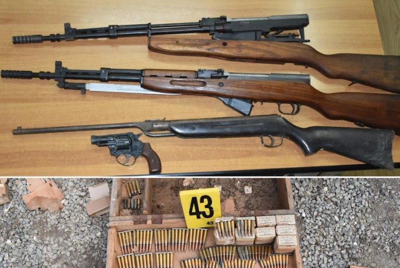 Serbit në Partesh, i dyshuar për vjedhje të koshereve të bletës, i gjenden disa armë