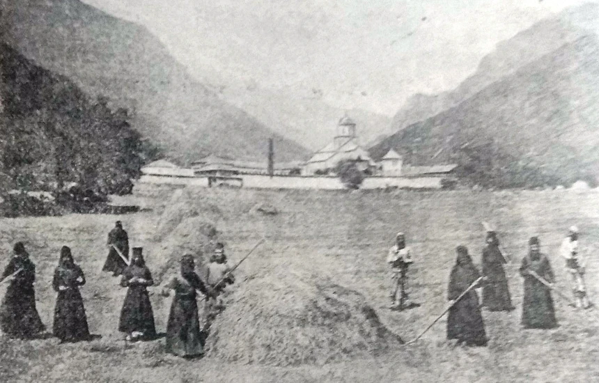 Manastiri i Deçanit dhe një histori ngatërresash me tokën