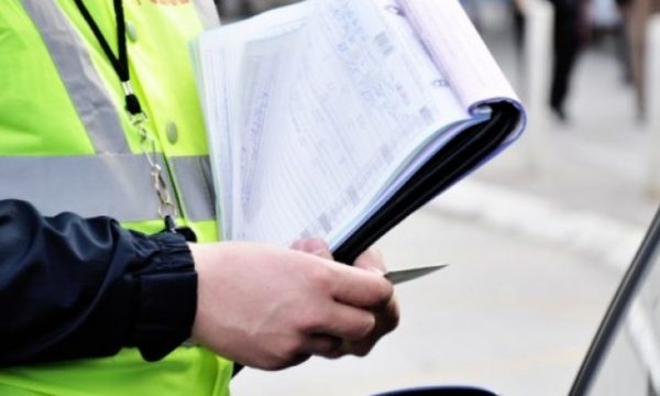 Voziti në gjendje të dehur, policia ia konfiskon patent-shoferin dhe e dënon me 200 euro