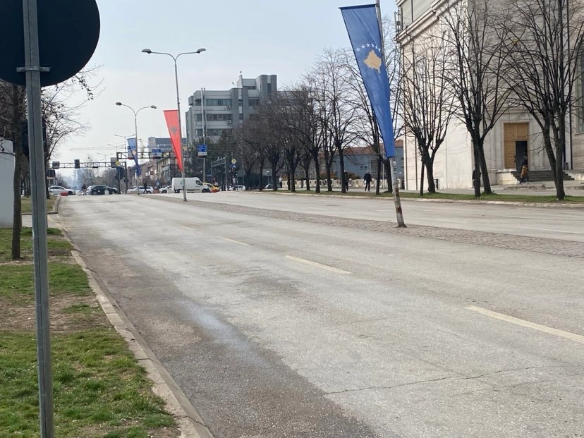 Nga e enjtja lejohet kalimi i veturave në rrugën “Xhorxh Bush” deri te parkingu nëntokësor