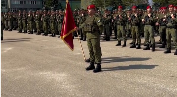 Ushtarët e Kosovës këndojnë këngën “Mora fjalë”