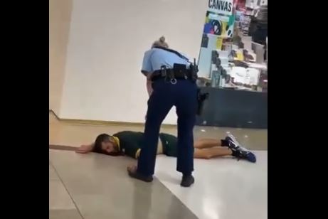 Dalin pamjet e polices së vetme që vrau sulmuesin në Sidnej
