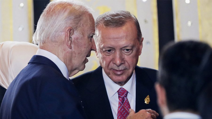 Shtyhet takimi Biden-Erdogan