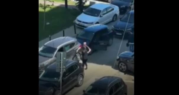 Dërgohet në mbajtje për 48 orë burri që u pa duke sulmuar një grua në Prishtinë
