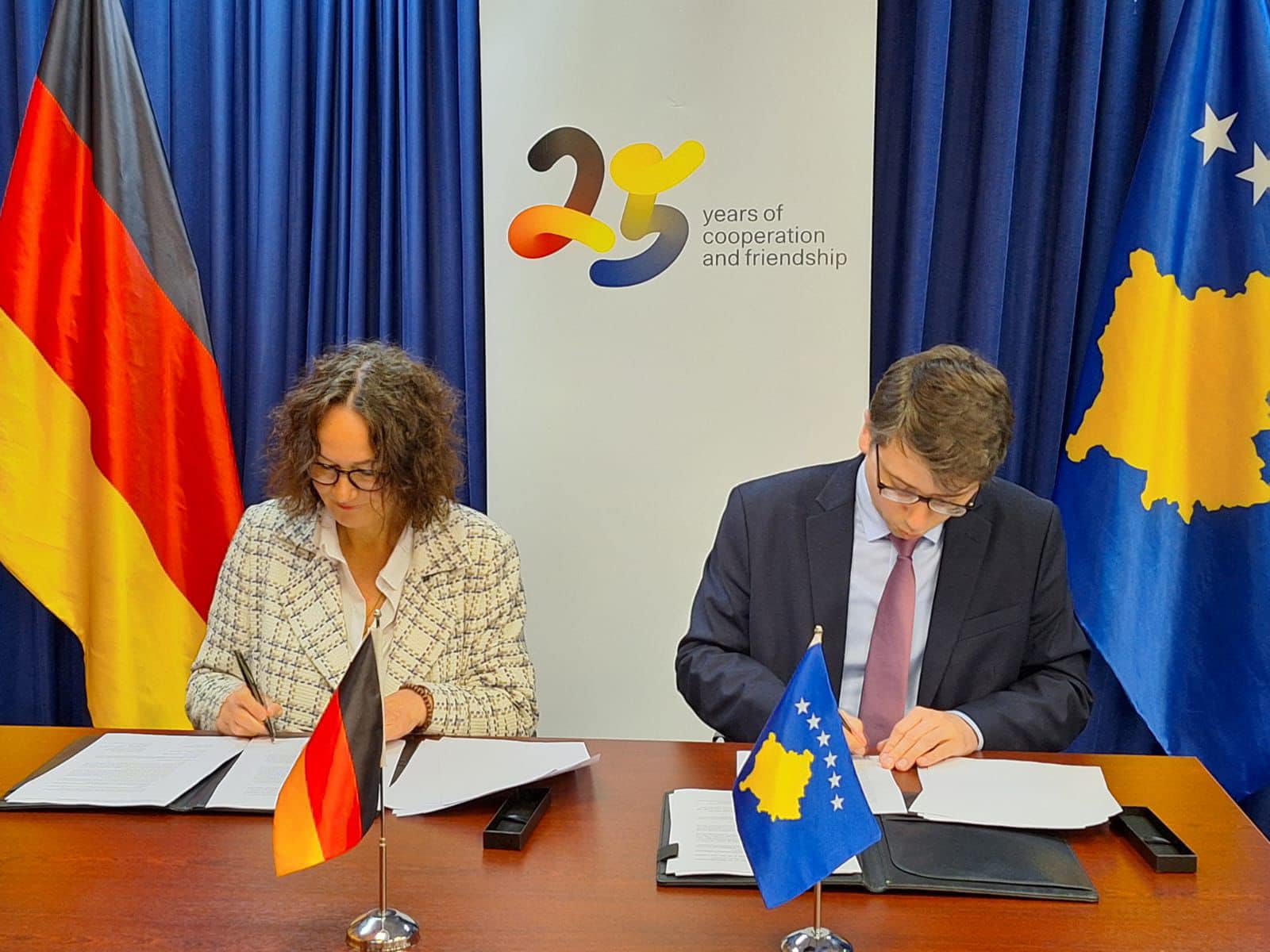 Marrëveshja për bashkëpunim me Gjermaninë, 90 milionë euro mbështetje për punësim, energji dhe integrim të Kosovës në BE