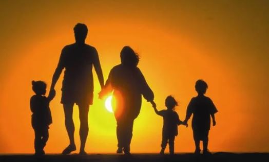 Shqiptarët duan tre fëmijë si variant i një familjeje ideale