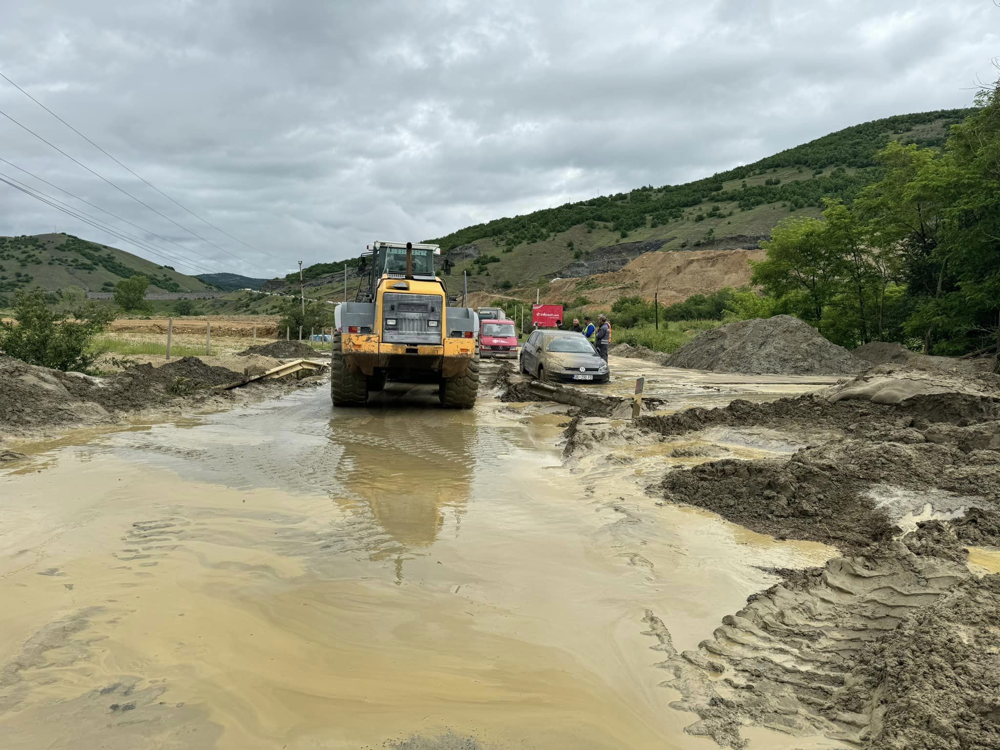 Hapet rruga Prishtinë – Gjilan pas mbylljes nga rrëshqitjet e dheut