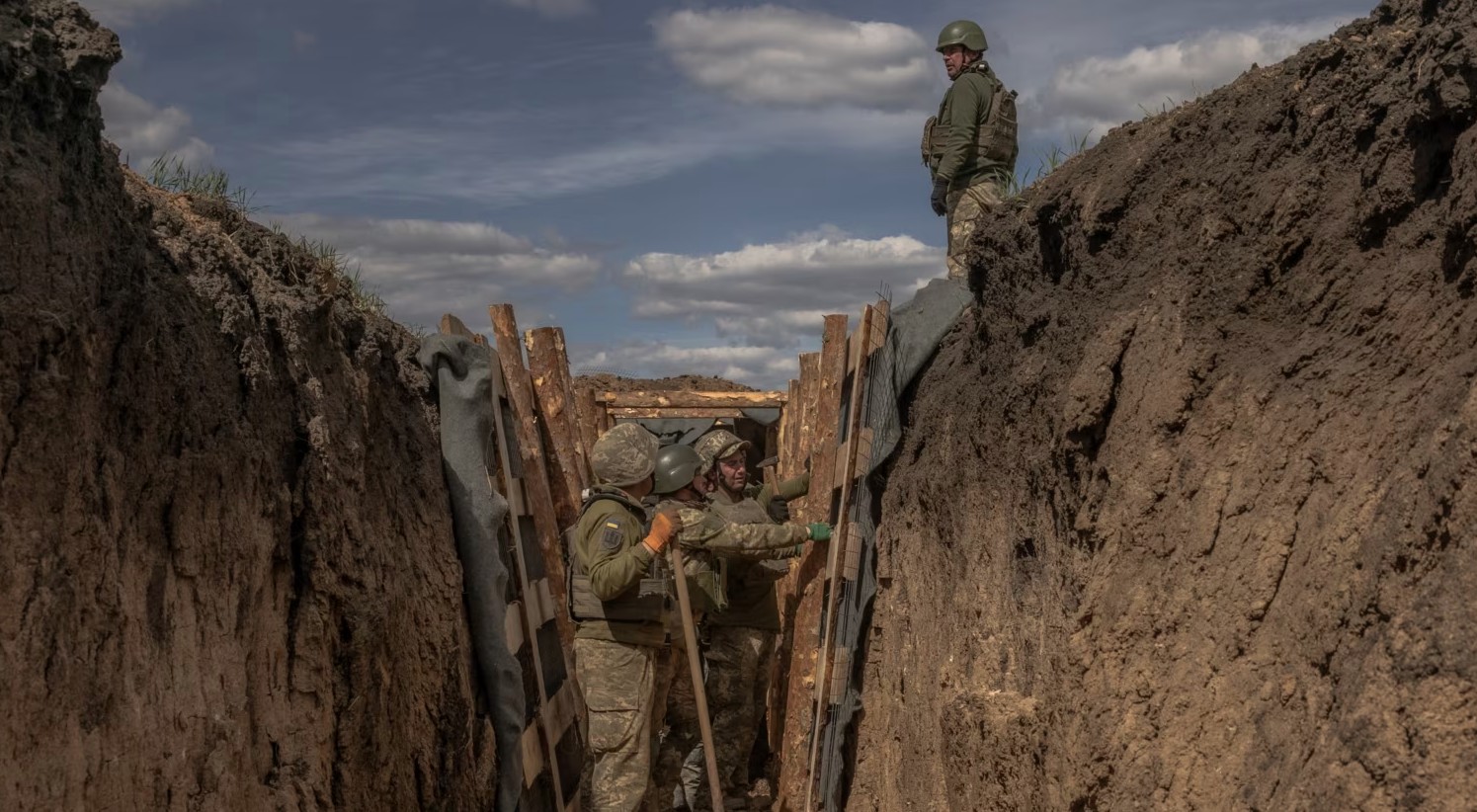 Armët e SHBA-së po vijnë në Ukrainë, por forcat ruse kanë marrë vrull