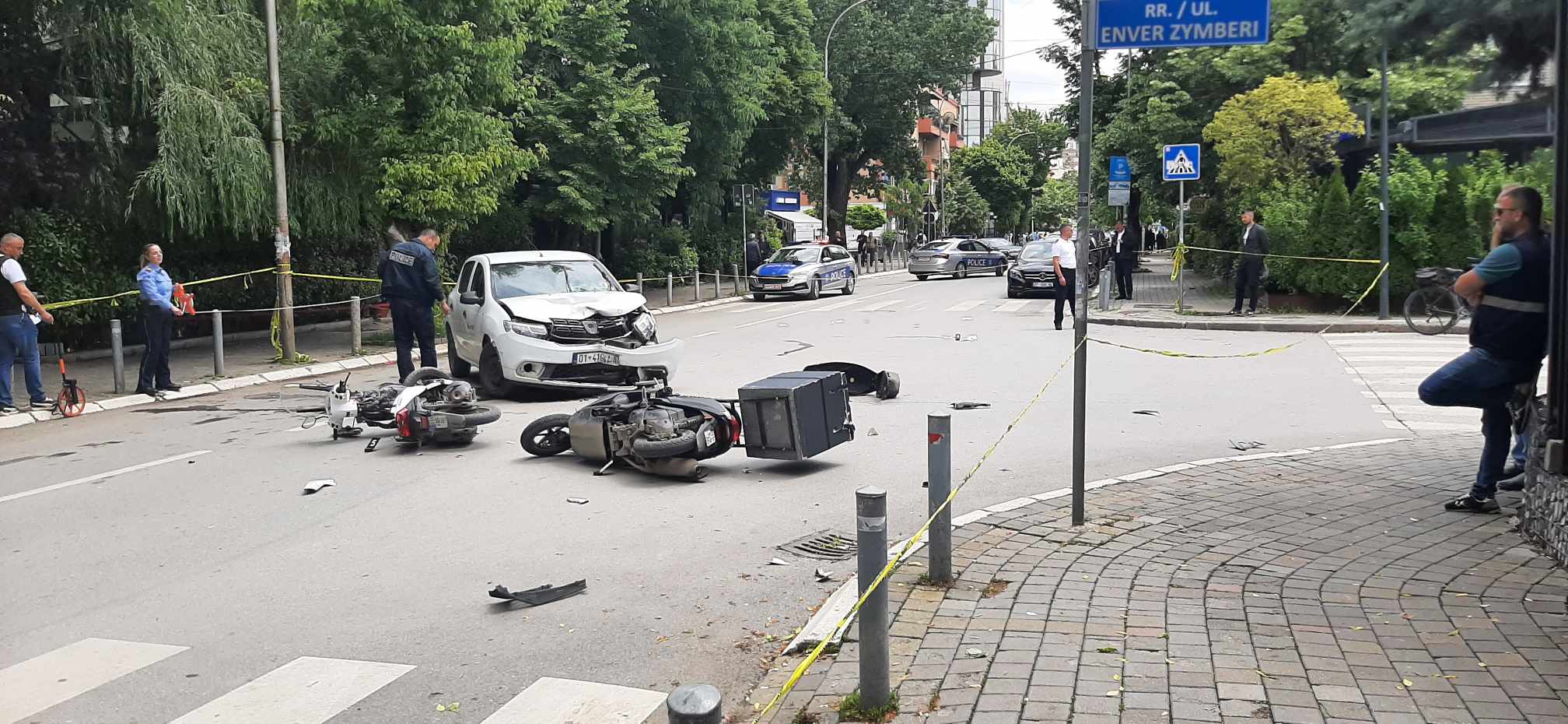 Arrestohet shoferi i veturës që goditi dy motoçikleta te “Kafet e vogla” në Prishtinë
