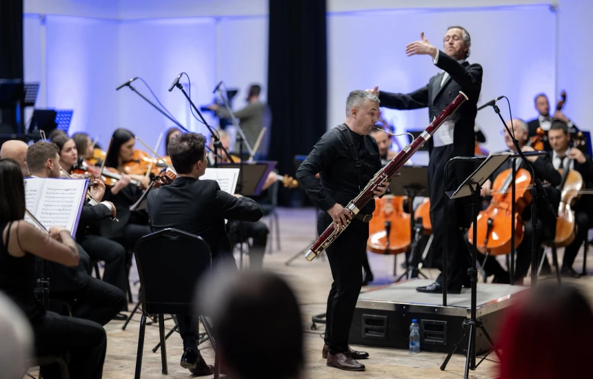 Filharmonia me kontrastet simfonike krahas elegancës së koncertit për fagot