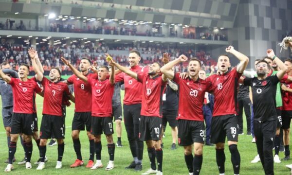 Si mund t’i kalojë Shqipëria grupet përmes vendit të tretë?