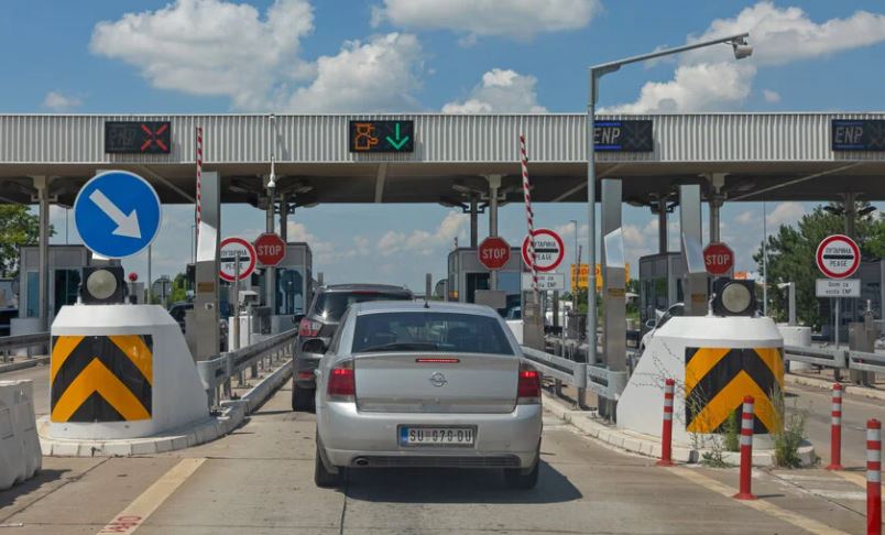 Serbia shtrenjton autostradat, preket edhe diaspora kosovare