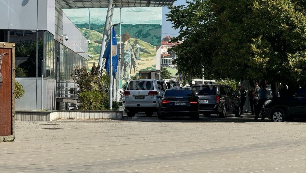 Përfundon takimi i shefit të CIA-s me kryeministrin Kurti