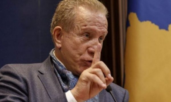 Pacolli kundër përdorimit të “Prindi1” “Prindi 2”: Gërryejnë vlerat e familjes, të përdoren “nënë” e “baba”