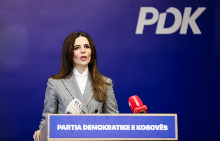 PDK: Kurti e Gërvalla po i përdorin ambasadat dhe paratë e shtetit për fushatë elektorale