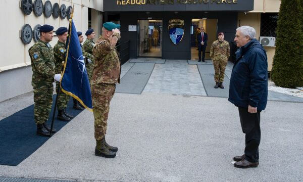 Tajani në Prishtinë, komandanti i KFOR-it e njoftoi për situatën e sigurisë në Kosovë