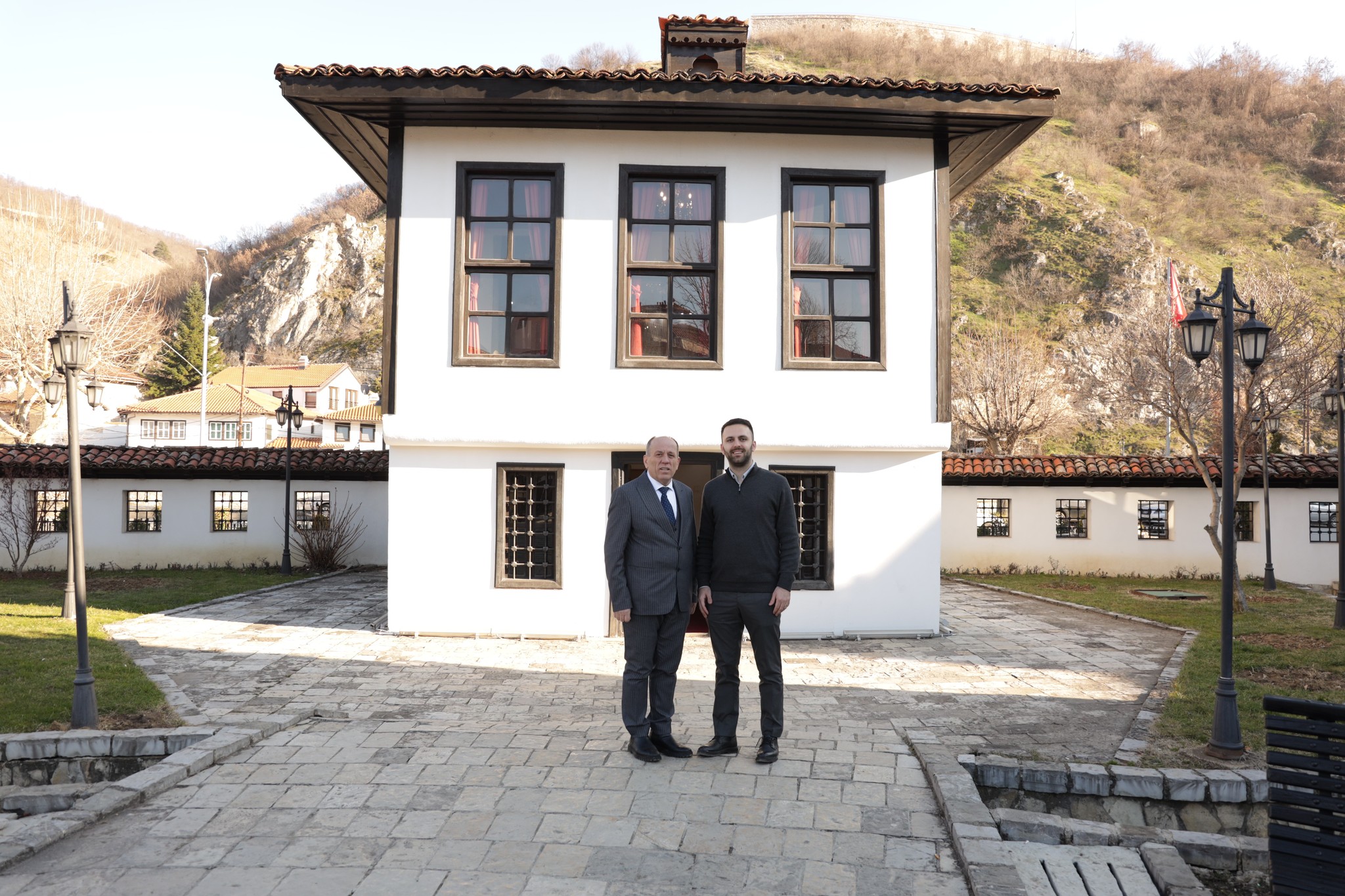 Ferat Shala: Së bashku me Altin Krasniqin në muzeun e Lidhjes Shqiptare të Prizrenit