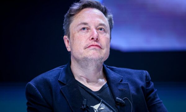 Pasuria e Elon Musk bie për 29 miliardë dollarë vetëm për një ditë, pas rënies së aksioneve të Teslas