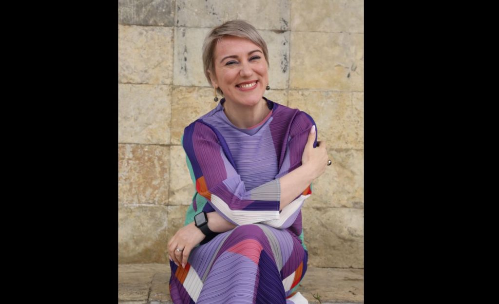 “Ajo që mbetet kur Ikim”, poezi nga Sibel Halimi