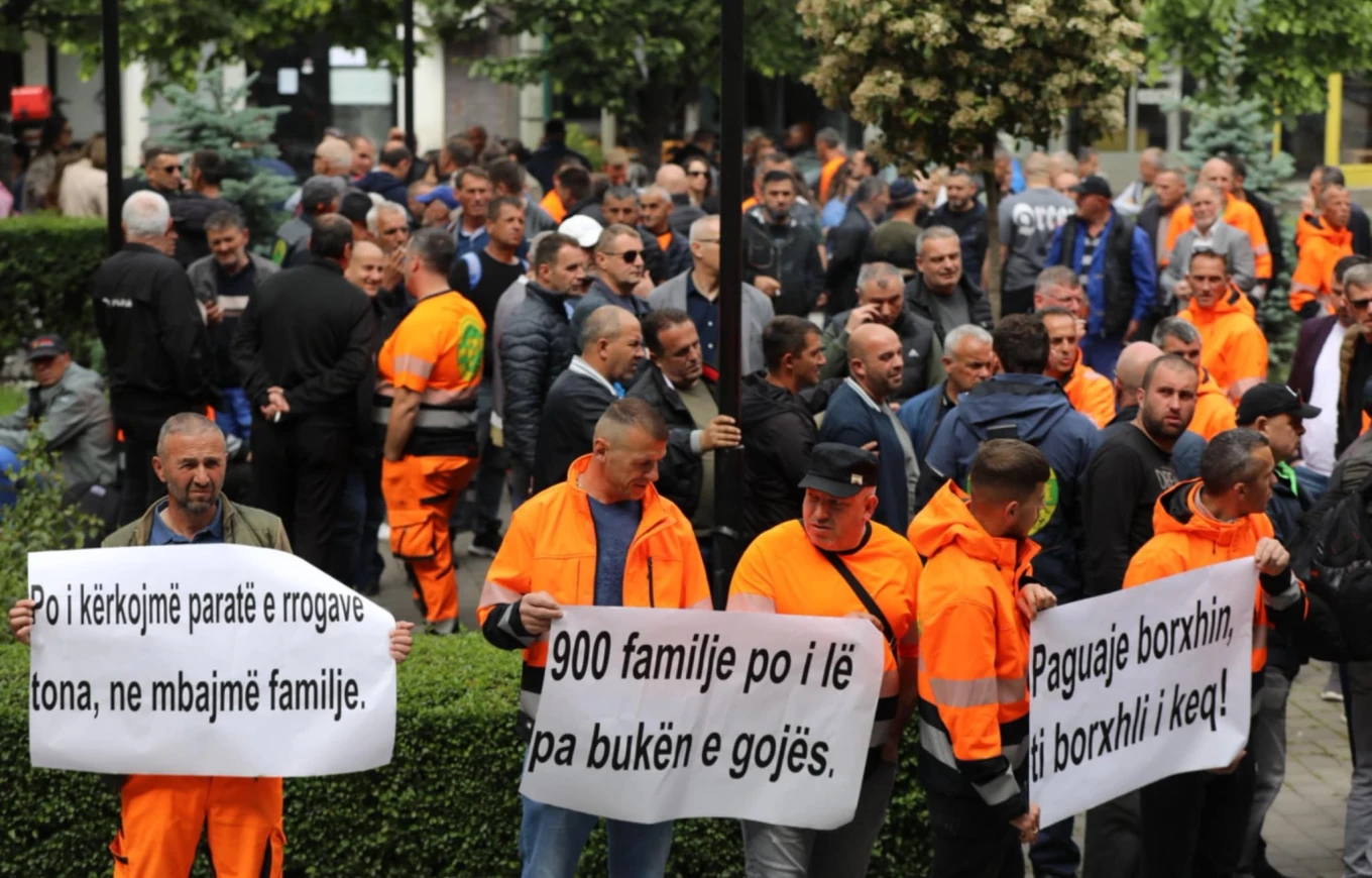 Arbëri Komuna dhe “Pastrimi” arrijnë marrëveshje për ndërprerje të grevës Pastrimi -Proteste