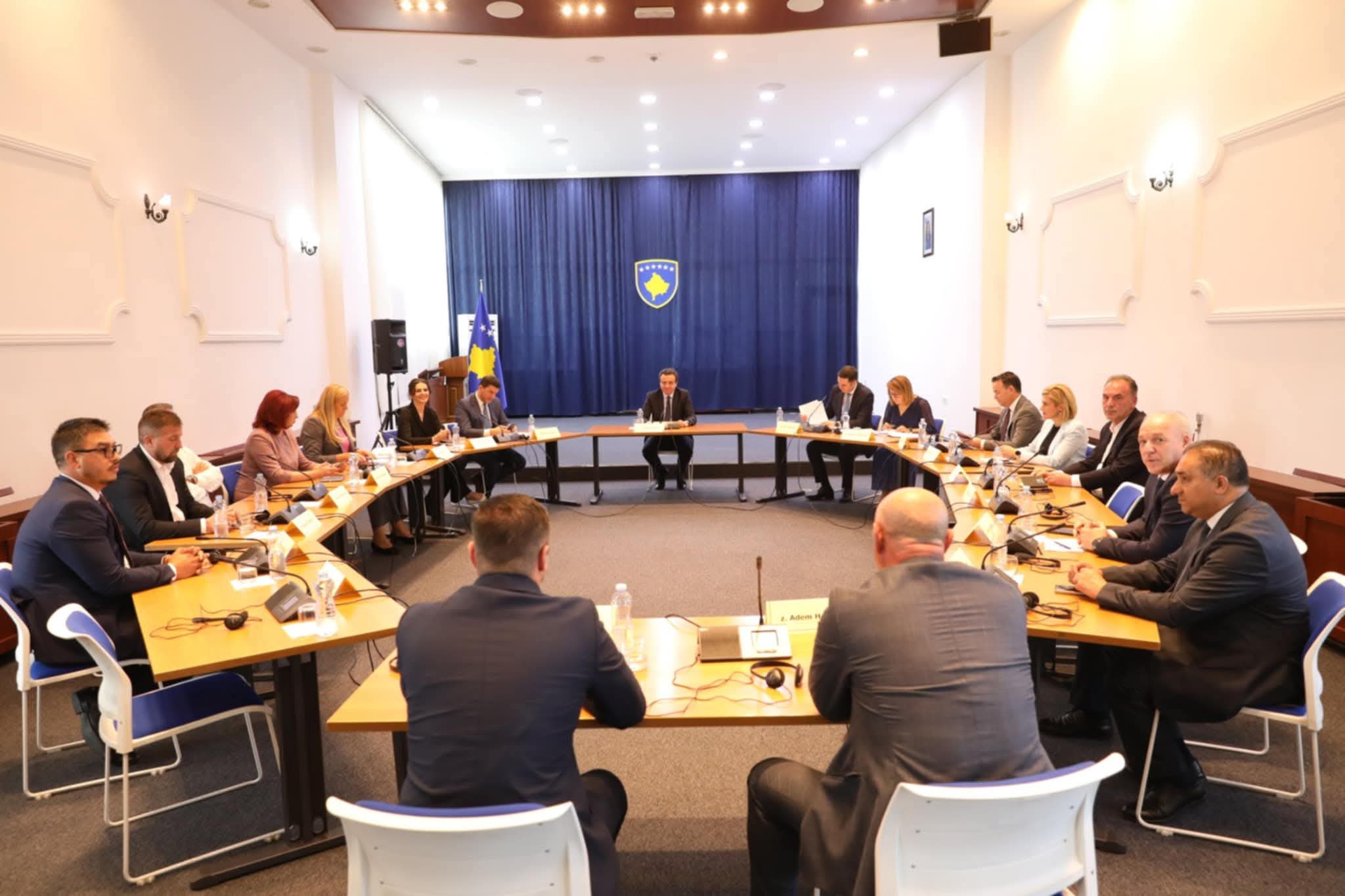 Mbi dy orë takim: S’ka marrëveshje për dalje nga bllokada në Kuvend