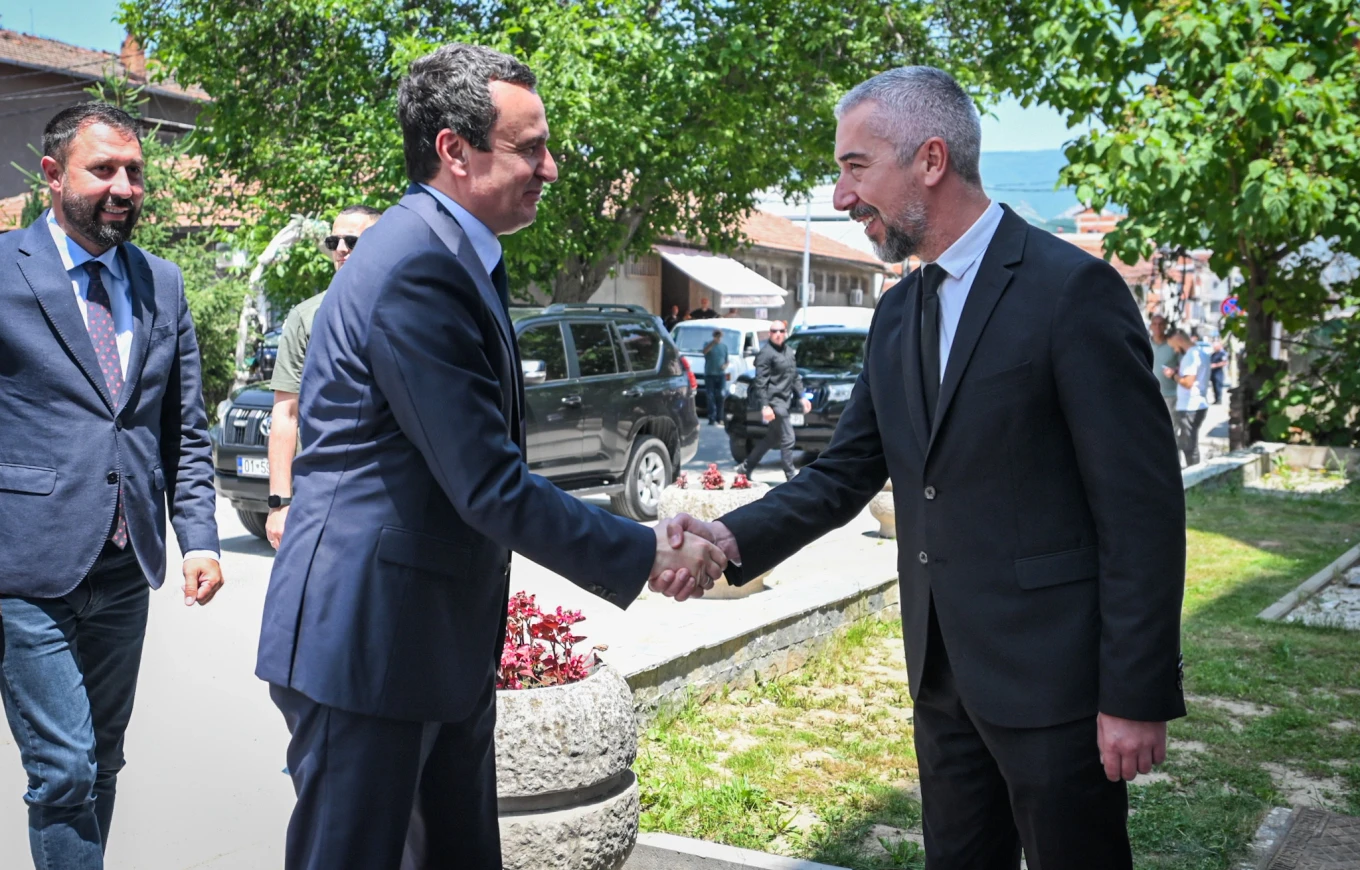Bashkëpunimi mes Qeverisë e komunave, temë diskutimi e Kurtit me Hamzën dhe Atiqin