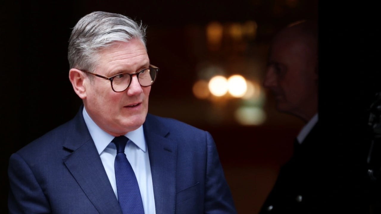 Ukrainasit i vënë zjarrin pronave të Keir Starmer? Plas zemërimi në Britani!