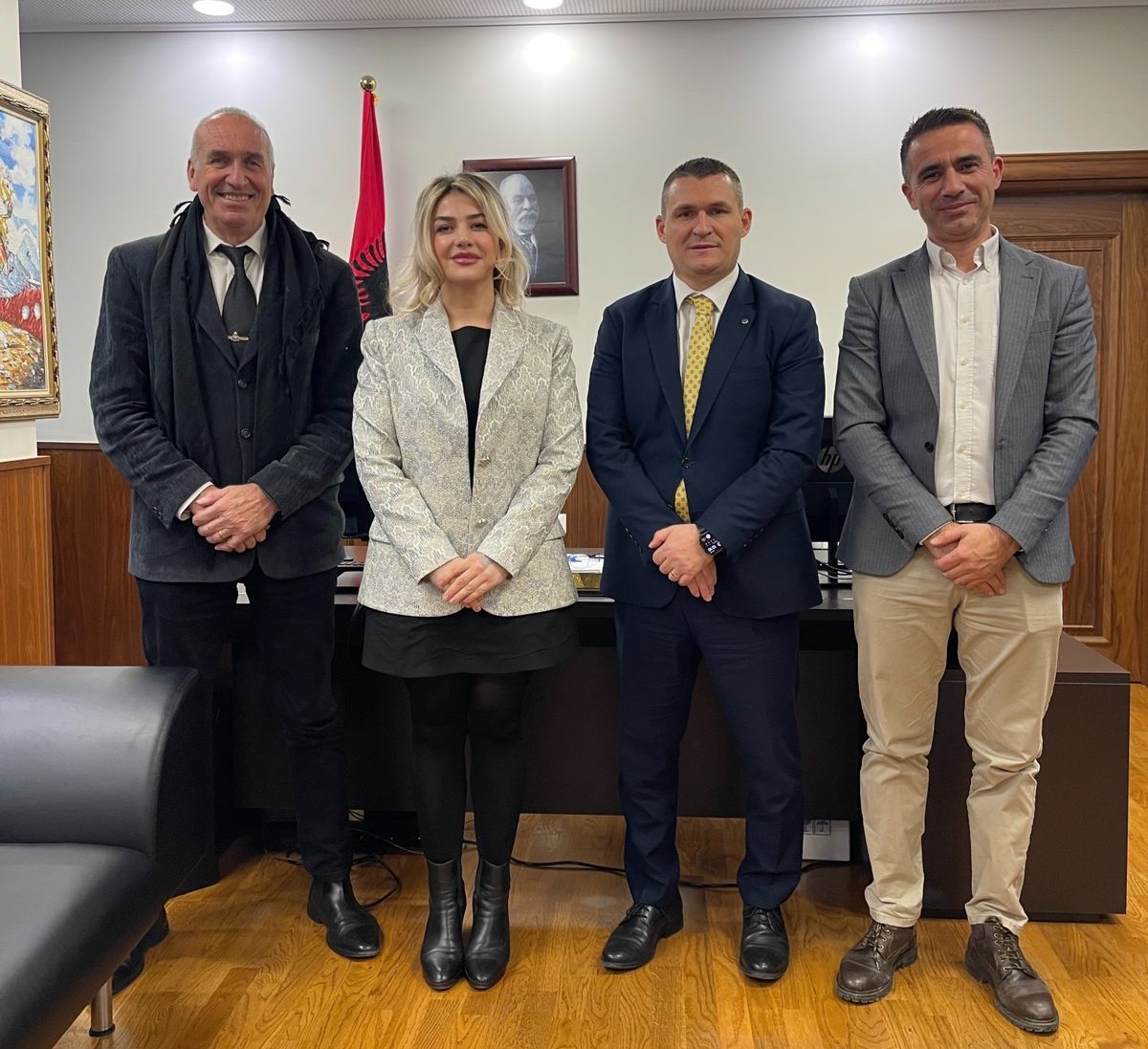 Ambasada britanike paralajmëron angazhimin e Altin Dumanit në Kosovë