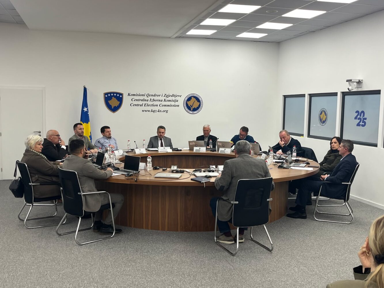 KQZ akrediton grupin e tretë me 276 vëzhgues për zgjedhjet e 28 dhjetorit