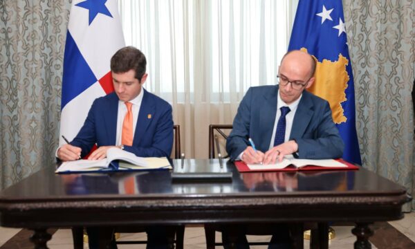 Kosova dhe Panama heqin vizat për pasaportat diplomatike, synohet liberalizimi edhe për qytetarët