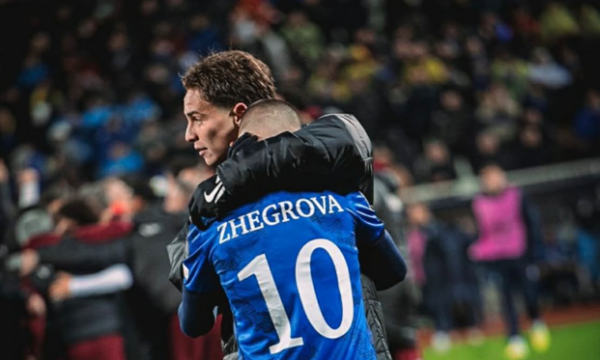 Kenan Yildiz publikon fotografi emocionuese me Edon Zhegrovën