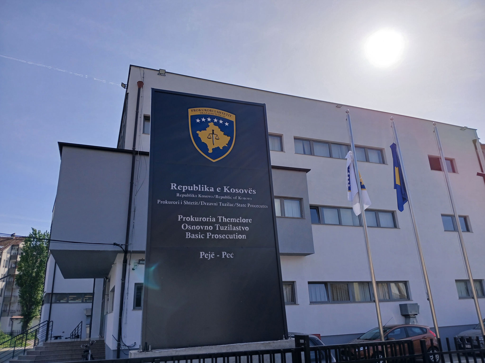 Nën dyshimin për kontrabandim me migrantë drejt Malit të Zi ngritet aktakuzë në Pejë