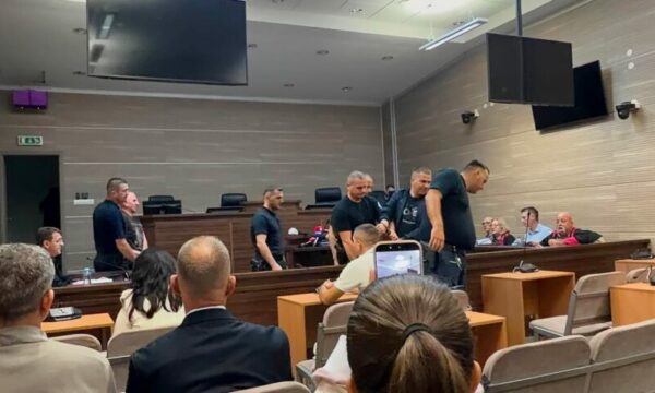 Të akuzuarit për sulmin në Ibër-Lepenc dalin para Gjykatës nën masa të rrepta sigurie
