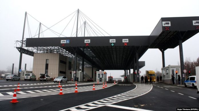 S’ka fluks automjetesh, kaq po pritet nëpër kufijtë e Kosovës