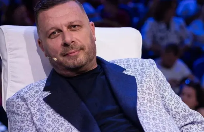 Policia në shtëpinë e Adi Hilës, reagon kompozitori: Jam i tronditur, më kanë hakuar